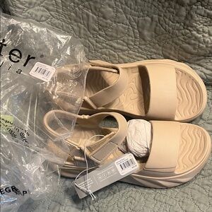 Holster of Australia, cloud nine sandles